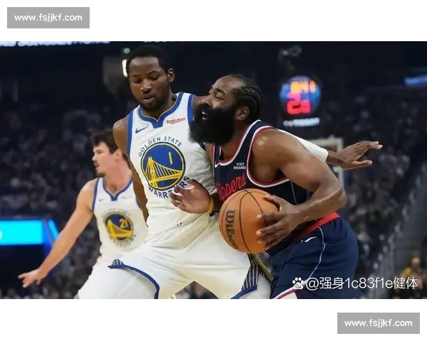 今日篮球盛宴：精彩对决引爆全场，NBA焦点赛即将上演，球迷热议激烈战况